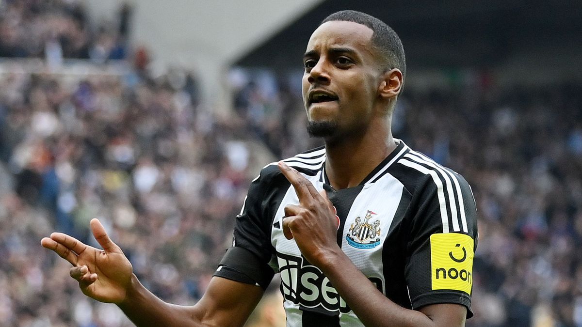 Isak, soccer player for liverpool